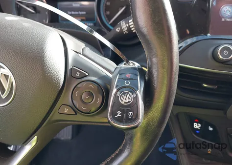 2017 Buick Envision Essence z USA, uszkodzony, nr VIN LRBFXBSA5HD203329